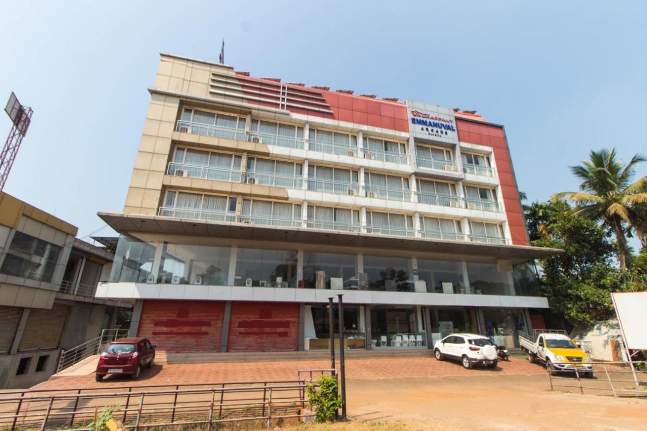 Miracle Residency Hotel Kizhake Chalakudi ภายนอก รูปภาพ