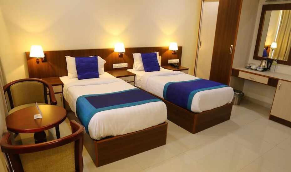 Miracle Residency Hotel Kizhake Chalakudi ภายนอก รูปภาพ